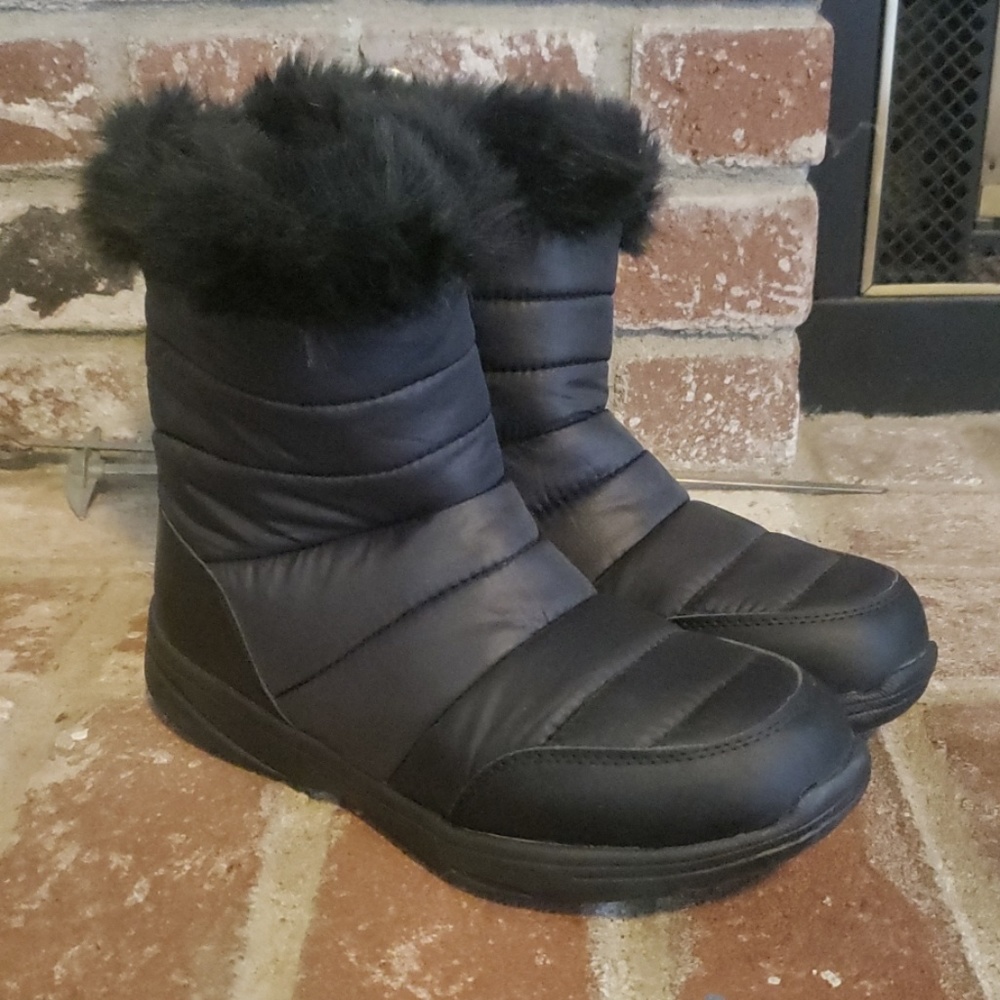 Snow boots